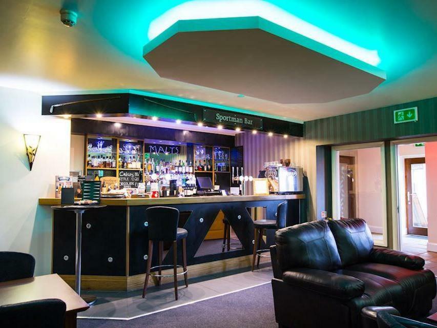 Oak Royal Hotel, Golf And Country Club Chorley  Exterior foto