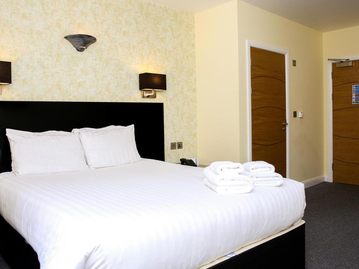 Oak Royal Hotel, Golf And Country Club Chorley  Exterior foto